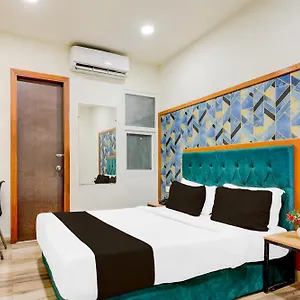 Super Townhouse Silver Saffron Hotel
